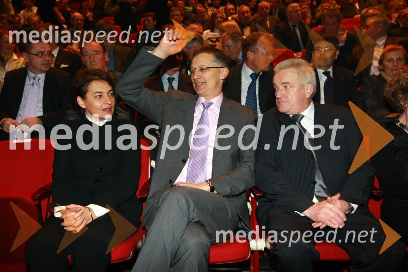 Irma Pavlinič Krebs, ministrica za javno upravo, dr. Igor Lukšič, minister za šolstvo in šport ter Borut Miklavčič, minister za zdravje 
 
Podelitev nagrad Gospodarske zbornice Slovenije za izjemne gospodarske in podjetniške dosežke