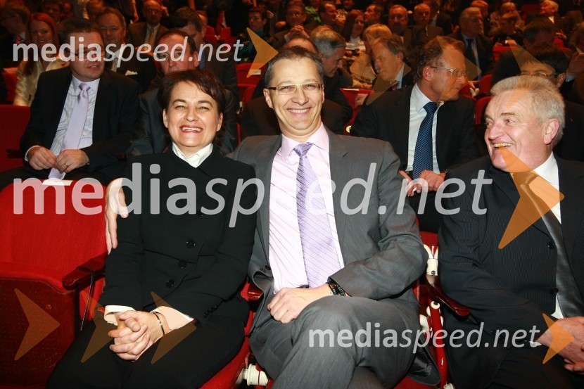 Irma Pavlinič Krebs, ministrica za javno upravo, dr. Igor Lukšič, minister za šolstvo in šport ter Borut Miklavčič, minister za zdravje 
 
Podelitev nagrad Gospodarske zbornice Slovenije za izjemne gospodarske in podjetniške dosežke