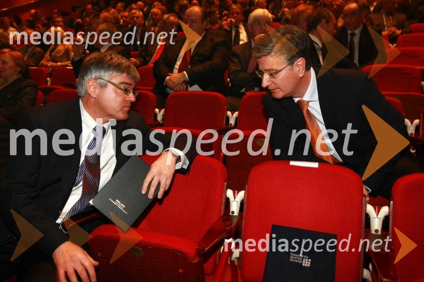 Mag. Samo Hribar Milič, generalni direktor GZS in Franjo Bobinac, predsednik uprave Gorenje d.d. 
Podelitev nagrad Gospodarske zbornice Slovenije za izjemne gospodarske in podjetniške dosežke