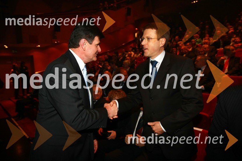 Mag. Blaž Kavčič, predsednik Državnega sveta RS in Samuel Žbogar, minister za zunanje zadevePodelitev nagrad Gospodarske zbornice Slovenije za izjemne gospodarske in podjetniške dosežke