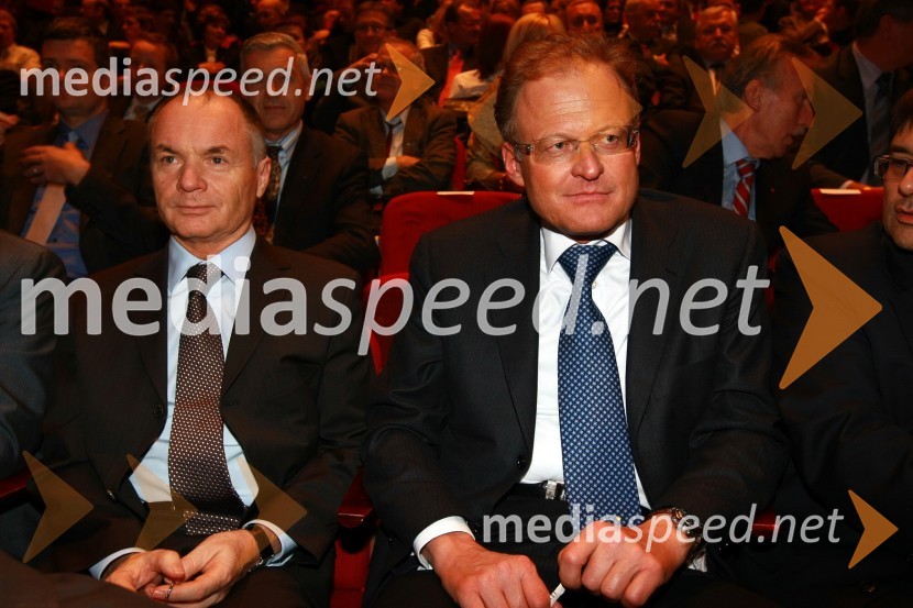 ... in Janez Škrabec, direktor podjetja Riko d.o.o.Podelitev nagrad Gospodarske zbornice Slovenije za izjemne gospodarske in podjetniške dosežke