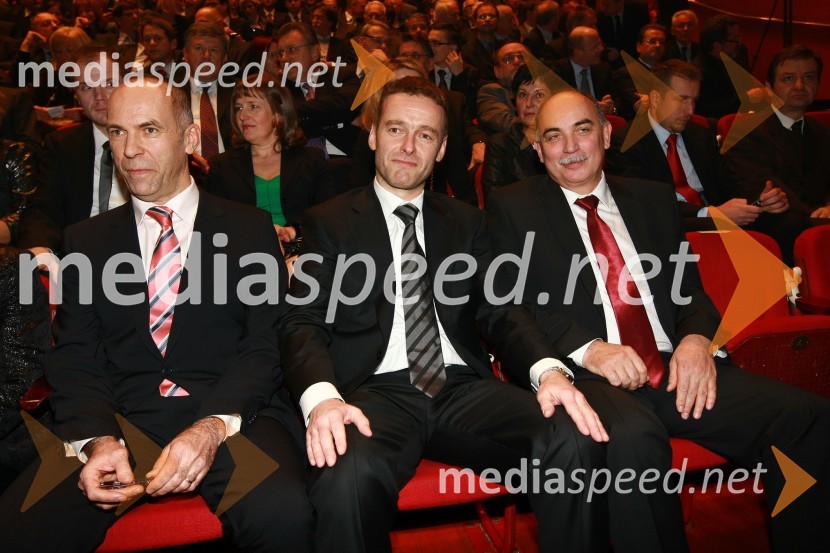 Tone Stanovnik,direktor podjetja Špica International, Tomaž Žepič, direktor podjetja LPKF Laser & Elektronika in Peter Žigante, direktor podjetja Savaprojekt d.d., KrškoPodelitev nagrad Gospodarske zbornice Slovenije za izjemne gospodarske in podjetniške dosežke