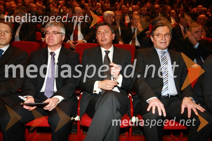 Samuel Žbogar, minister za zunanje zadeve, mag. Samo Hribar Milič, generalni direktor GZS, Borut Pahor, predsednik Vlade RS ter Zdenko Pavček, predsednik GZS in predsednik uprave družbe Skupina Viator & Vektor d.d.Podelitev nagrad Gospodarske zbornice Slovenije za izjemne gospodarske in podjetniške dosežke