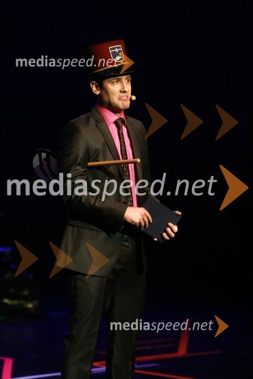 Peter Poles, povezovalec prireditvePodelitev nagrad Gospodarske zbornice Slovenije za izjemne gospodarske in podjetniške dosežke