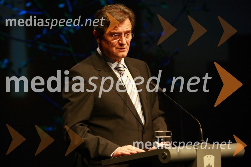 Zdenko Pavček, predsednik GZS in predsednik uprave družbe Skupina Viator & Vektor d.d.Podelitev nagrad Gospodarske zbornice Slovenije za izjemne gospodarske in podjetniške dosežke