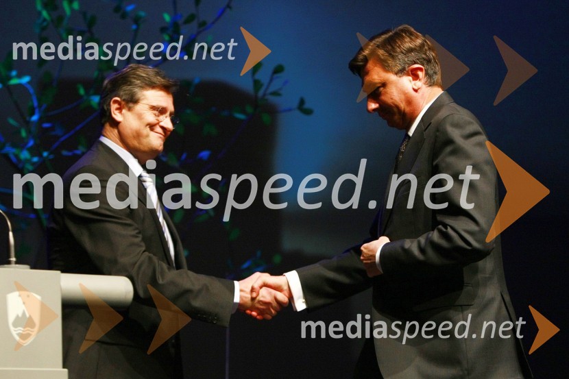 Zdenko Pavček, predsednik GZS in predsednik uprave družbe Skupina Viator & Vektor d.d. in Borut Pahor, predsednik Vlade RSPodelitev nagrad Gospodarske zbornice Slovenije za izjemne gospodarske in podjetniške dosežke