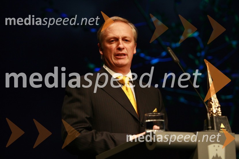 Dr. Edvard Kobal, direktor Slovenske znanstvene fundacijePodelitev nagrad Gospodarske zbornice Slovenije za izjemne gospodarske in podjetniške dosežke