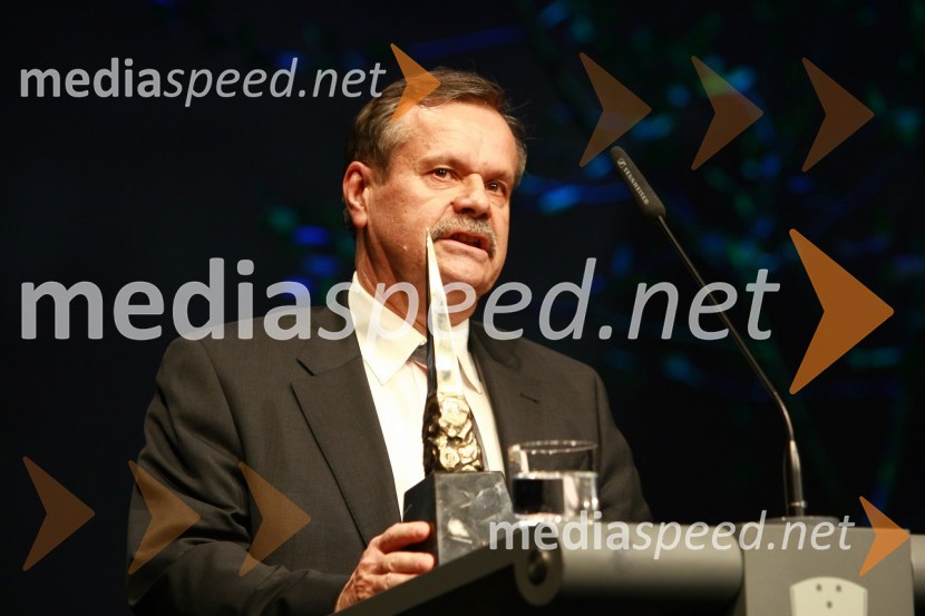 Dr. Radovan Stanislav Pejovnik, rektor Univerze v LjubljaniPodelitev nagrad Gospodarske zbornice Slovenije za izjemne gospodarske in podjetniške dosežke