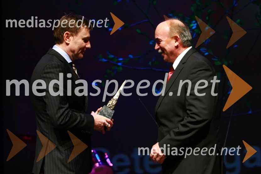 Dr. Oto Lutar,  direktor ZRC SAZU in Peter Žigante, direktor podjetja Savaprojekt d.d., KrškoPodelitev nagrad Gospodarske zbornice Slovenije za izjemne gospodarske in podjetniške dosežke