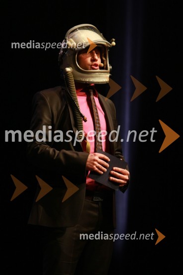 Peter Poles, povezovalec prireditvePodelitev nagrad Gospodarske zbornice Slovenije za izjemne gospodarske in podjetniške dosežke