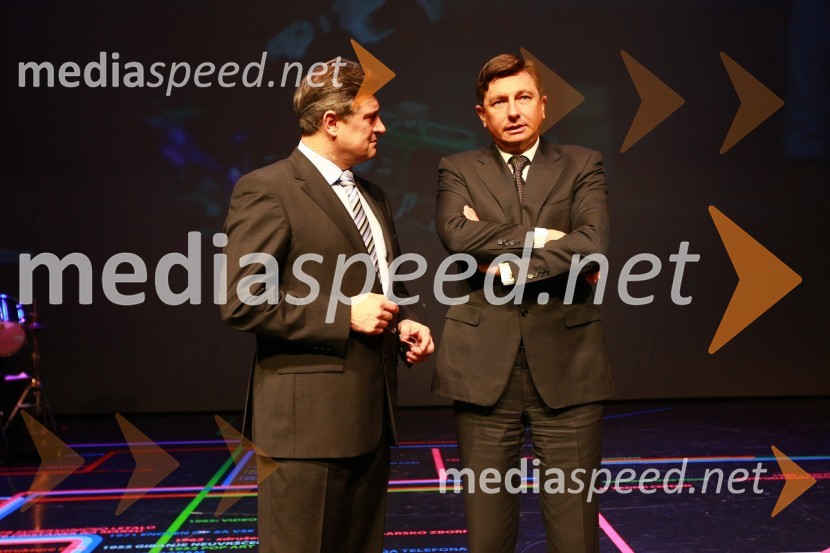 Zdenko Pavček, predsednik GZS in predsednik uprave družbe Skupina Viator & Vektor d.d. in Borut Pahor, predsednik Vlade RSPodelitev nagrad Gospodarske zbornice Slovenije za izjemne gospodarske in podjetniške dosežke