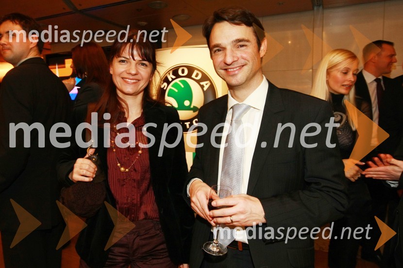 Sonja Šmuc, direktorica Združenja Manager in Danilo Ferjančič, generalni direktor Porsche SlovenijaPodelitev nagrad Gospodarske zbornice Slovenije za izjemne gospodarske in podjetniške dosežke