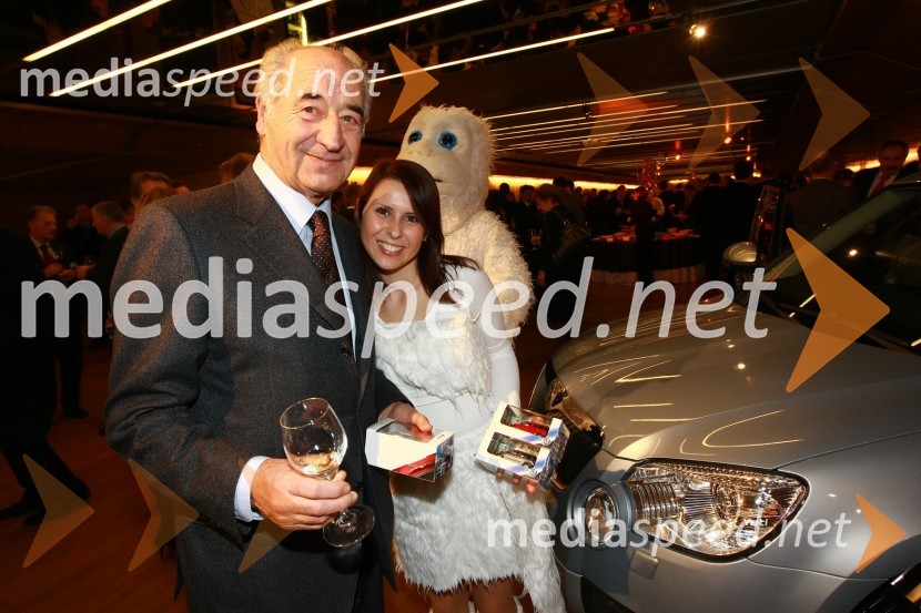 Janko Kosmina in Katja Klačinski, YetijevkaPodelitev nagrad Gospodarske zbornice Slovenije za izjemne gospodarske in podjetniške dosežke