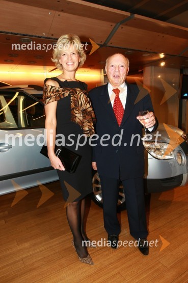 Aleša Kandus Benčina, predsednica uprave Medex in njen oče Aleš MižigojPodelitev nagrad Gospodarske zbornice Slovenije za izjemne gospodarske in podjetniške dosežke