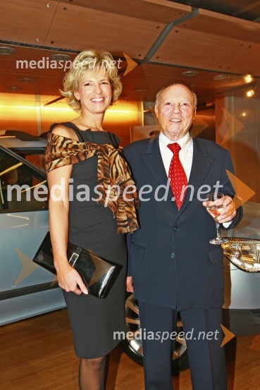 Aleša Kandus Benčina, predsednica uprave Medex in njen oče Aleš MižigojPodelitev nagrad Gospodarske zbornice Slovenije za izjemne gospodarske in podjetniške dosežke