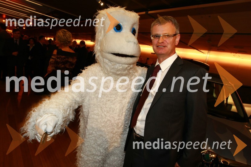 Yeti in Danilo Toplek, predsednik uprave Talum d.d. ter predsednik nadzornega sveta NKBMPodelitev nagrad Gospodarske zbornice Slovenije za izjemne gospodarske in podjetniške dosežke