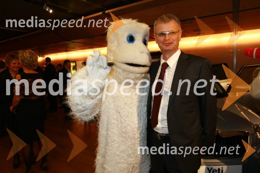 Yeti in Danilo Toplek, predsednik uprave Talum d.d. ter predsednik nadzornega sveta NKBMPodelitev nagrad Gospodarske zbornice Slovenije za izjemne gospodarske in podjetniške dosežke