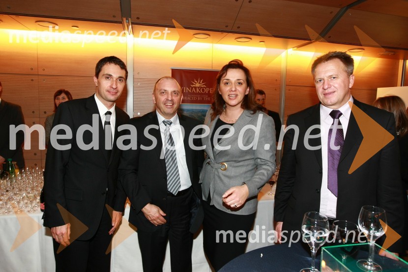 Gregor Jamnik, generalni direktor Hotel Slon, Roman Matek, predsednik uprave Zdravilišče Laško, dr. Maja Uran, Fakulteta za turistične študije Portorož in Zdravko Počivalšek, generalni direktor Terme OlimijaPodelitev nagrad Gospodarske zbornice Slovenije za izjemne gospodarske in podjetniške dosežke