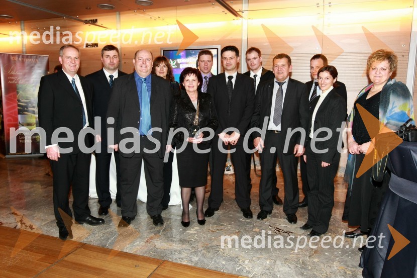 Ekipa podjetja Farmtech d.o.o. LjutomerPodelitev nagrad Gospodarske zbornice Slovenije za izjemne gospodarske in podjetniške dosežke