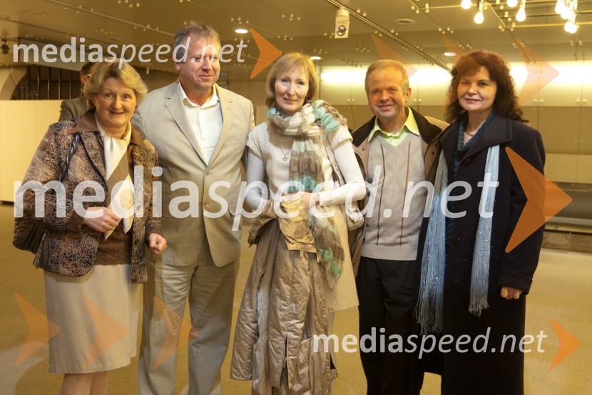 	Tatjana Žargi, predsednica slovenskega društva Hospic, Marko Škrajnar, Tatjana Fink, Slavko Škrajnar in soproga AngelcaKošnikova gostilna, dobrodelna prireditev