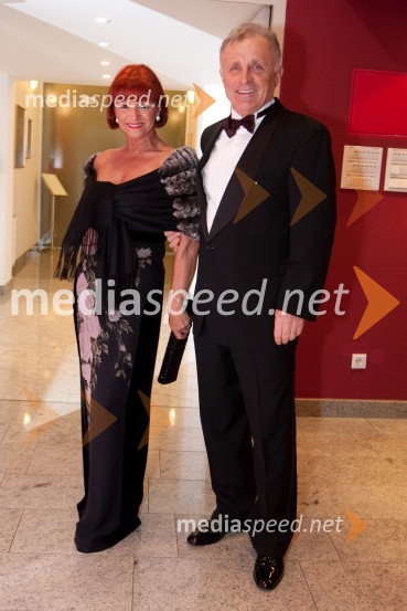 Maruša Glavan, direktorica podjetja Manet in soprog Tone, pomočnik guvernerja za District21. Veliki Rotarijski ples