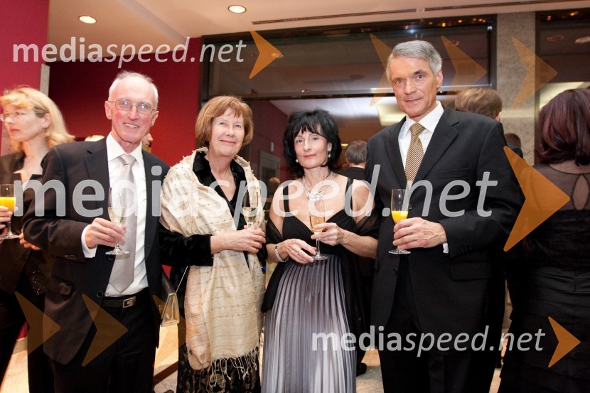 Milan Matos, nekdanji direktor Mladinske knjige Založbe ter soproga Silva, Slobodan Sibinčič, predsednik uprav GV skupine in soproga Katarina, odvetnica21. Veliki Rotarijski ples