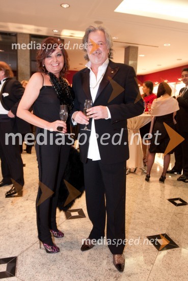 Jani Bavčer, oblikovalec in njegova soproga21. Veliki Rotarijski ples