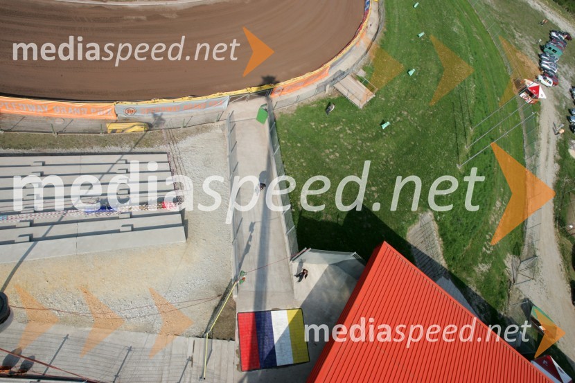 Speedway stadion Matije Gubca, Krško, dovoz iz boksov na tekmovalno stezoSPEEDWAY GRAND PRIX, VN Slovenije 2006, RAZNO