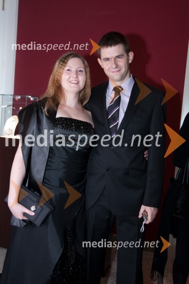 Janja Tominšek in Rok Hrženjak, dobitnik štipendije21. Veliki Rotarijski ples