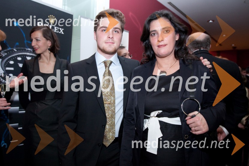 Mark Zupančič, dobitnik štipendije in mama Irena21. Veliki Rotarijski ples