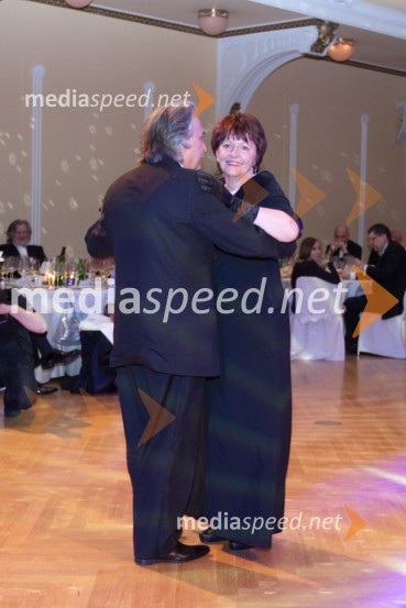 	Vladimir Pezdirc, predsednik Rotary kluba Ljubljana in soproga Nataša21. Veliki Rotarijski ples