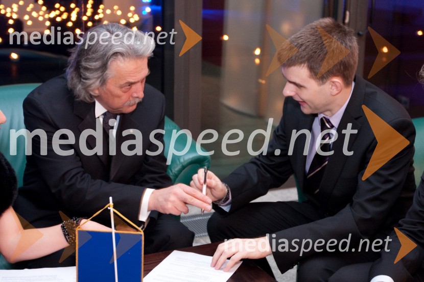 Vladimir Pezdirc, predsednik Rotary kluba Ljubljana in Rok Hrženjak, dobitnik štipendije21. Veliki Rotarijski ples