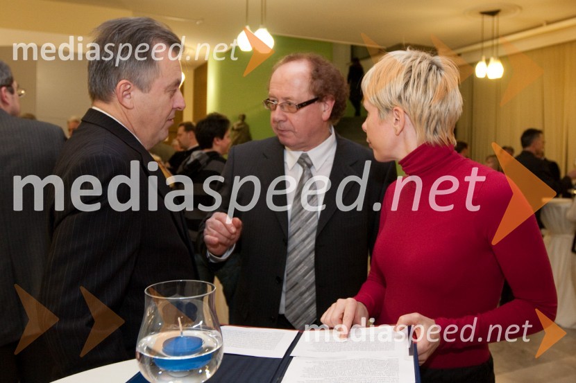 	Anton Guzej, generalni direktor RTV Slovenija, Martin Žvelc, glasbeni producent in Polona Komar, PR RTV SLOOdprtje novega studia 26 Radia Slovenija