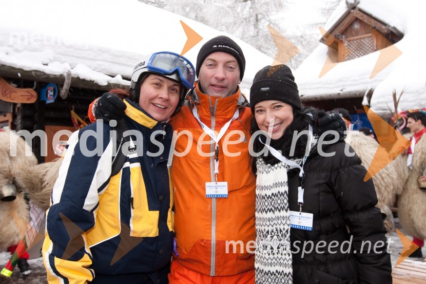 Polonca Kukec, guvernerka slovenskih Lions Klubov, Tomaž Kastelic, predsednik Lions Klub Bled Golf in Sonja Gobec, Lions Klub Bled GolfLions Ski Open 2010, dobrodelna veleslalomska tekma