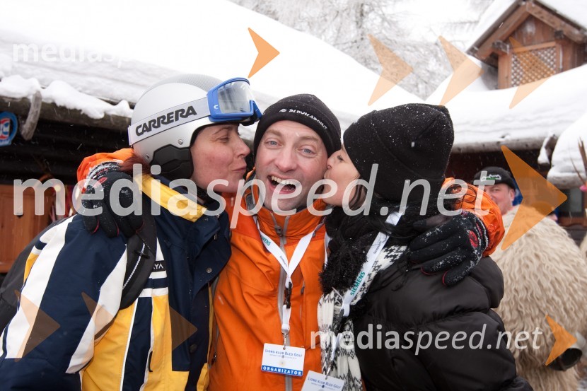 Polonca Kukec, guvernerka slovenskih Lions Klubov, Tomaž Kastelic, predsednik Lions Klub Bled Golf in Sonja Gobec, Lions Klub Bled GolfLions Ski Open 2010, dobrodelna veleslalomska tekma