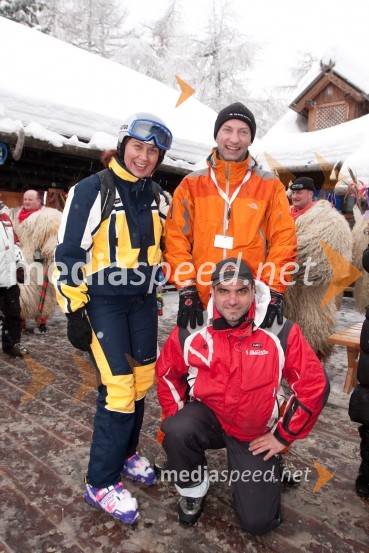 Polonca Kukec, guvernerka slovenskih Lions Klubov, Tomaž Kastelic, predsednik Lions Klub Bled Golf in ...Lions Ski Open 2010, dobrodelna veleslalomska tekma