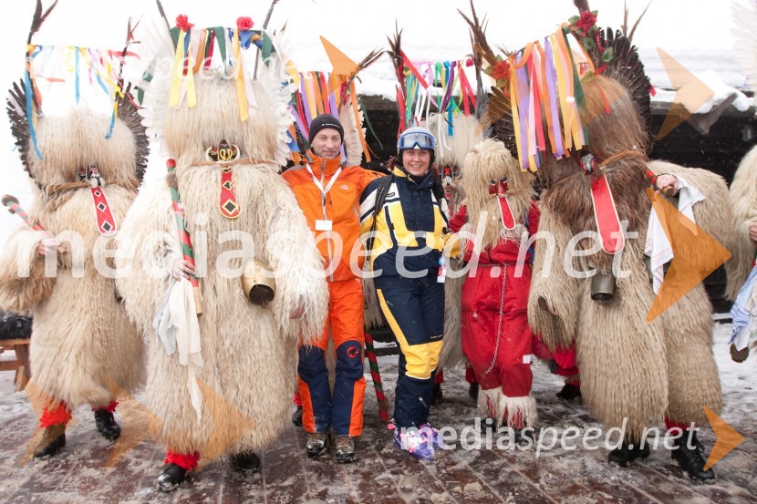 Tomaž Kastelic, predsednik Lions Klub Bled Golf in Polonca Kukec, guvernerka slovenskih Lions KlubovLions Ski Open 2010, dobrodelna veleslalomska tekma