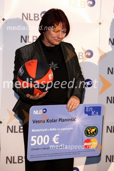 Vesna Kolar Planinšič, nagrajenkaMasterCard in EnKa nagrajujeta, zaključek nagradne igre