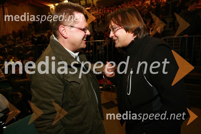 Petr Podlipny, direktor znamke Škoda pri Porsche Slovenija d.o.o. in Smiljan Kreže, organizatorOliver Dragojevič in Gibonni, koncert