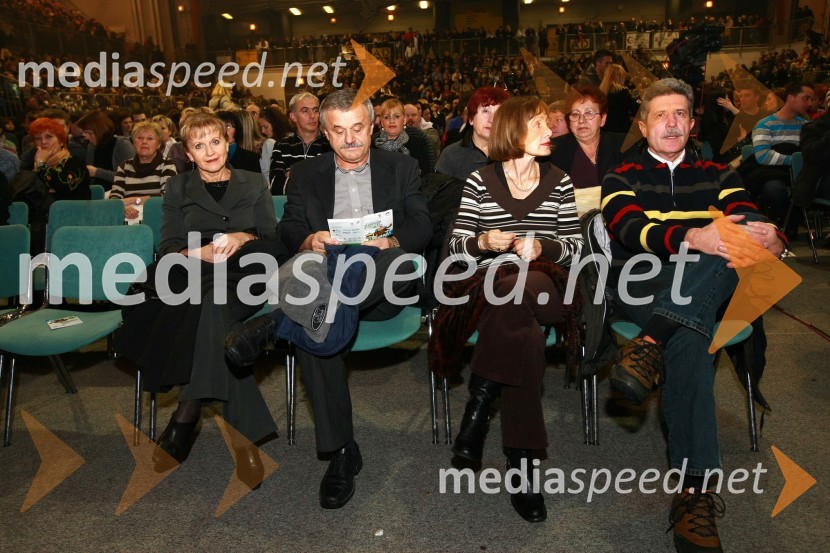 Marjan Krajnc, direktor Študentskega servisa Maribor in soproga Tanja, Drago Cotar, predsednik uprave Zavarovalnice Maribor in soproga SonjaOliver Dragojevič in Gibonni, koncert