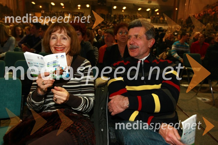 Drago Cotar, predsednik uprave Zavarovalnice Maribor in soproga SonjaOliver Dragojevič in Gibonni, koncert