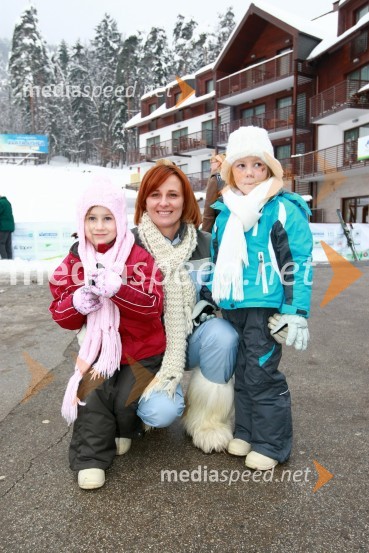 Katja Koren Miklavec, nekdanja smučarka s hčerkamaSlovensko olimpijsko mesto Maribor