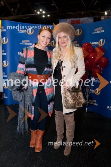 Manja Plešnar, novinarka, pevka in Danica Lovenjak, TV voditeljicaValentinovo, premiera filma