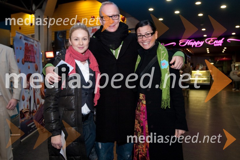 Iva Krajnc, igralka, Uroš Smolej, igralec in Simona Belle, služba za stike z javnostmi MGLValentinovo, premiera filma