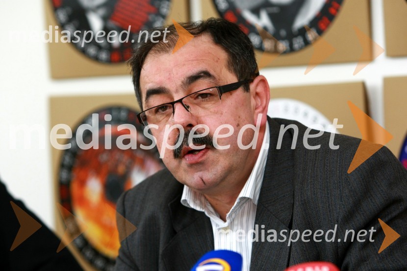 Zvonko Slana, sekretar Sindikata kovinske in elektroindustrije - SKEI TAMSKEI TAM, novinarska konferenca