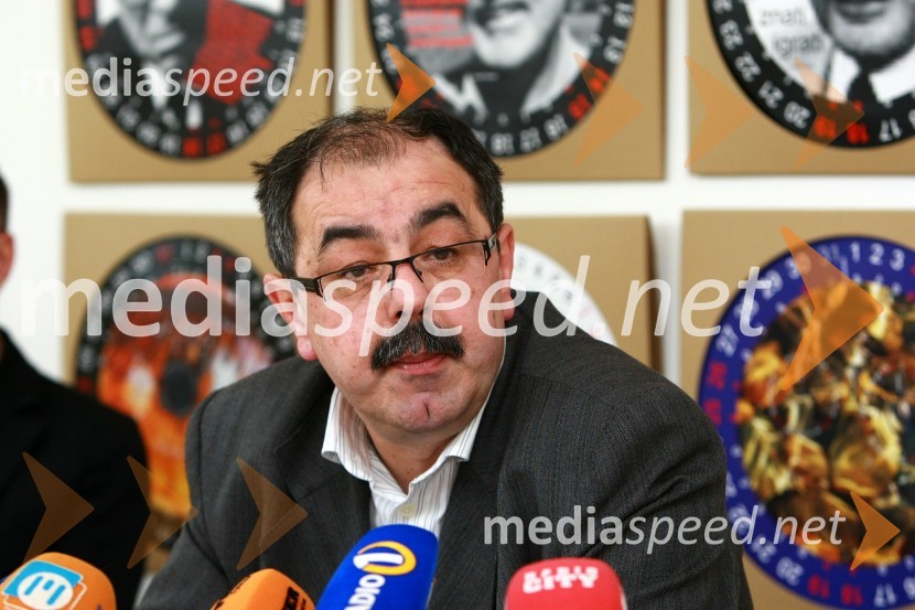 Zvonko Slana, sekretar Sindikata kovinske in elektroindustrije - SKEI TAMSKEI TAM, novinarska konferenca