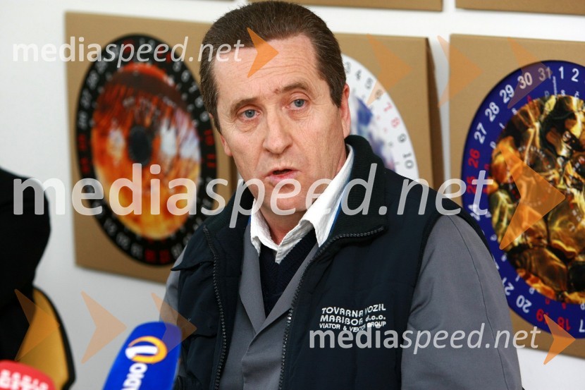 Srečko Dajčman, predsednik podružnice Sindikata kovinske in elektroindustrije - SKEI v družbi Tovarna vozil MariborSKEI TAM, novinarska konferenca
