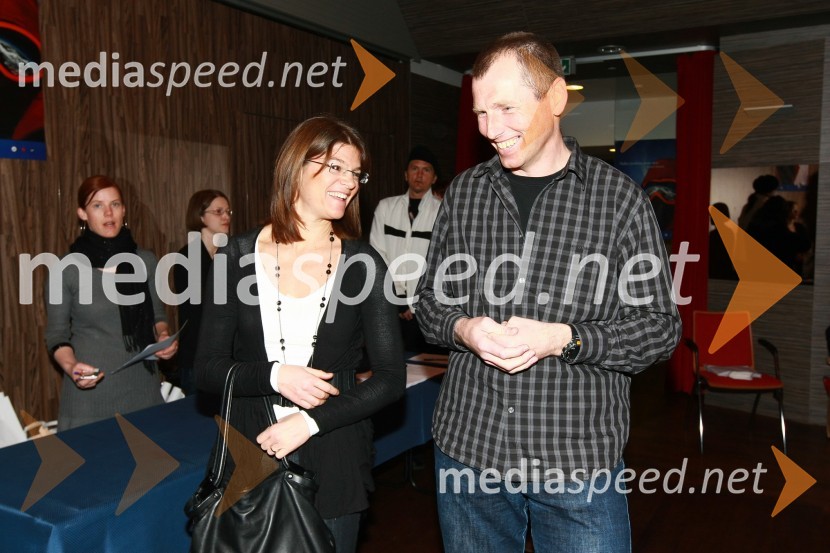 Maja Roš, novinarka Pop TV in Zoran HajtnikTomaž Humar: Ni nemogočih poti, novinarska konferenca ob drugi dopolnjeni izdaji