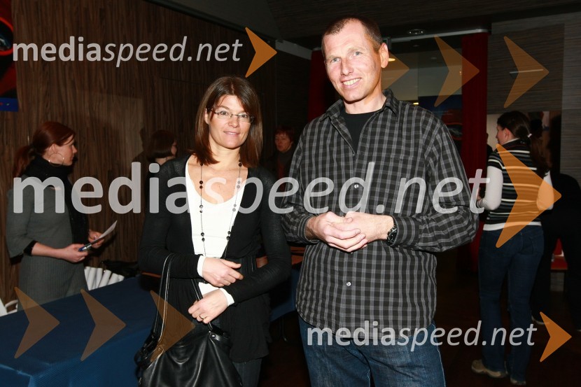 Maja Roš, novinarka Pop TV in Zoran HajtnikTomaž Humar: Ni nemogočih poti, novinarska konferenca ob drugi dopolnjeni izdaji