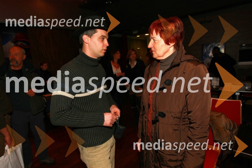 Matej Humar, brat Tomaža Humarja in mama Mateja MočnikaTomaž Humar: Ni nemogočih poti, novinarska konferenca ob drugi dopolnjeni izdaji